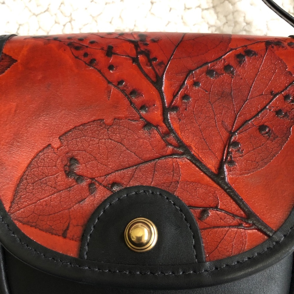 NWT Leaf Leather Brand Hand-tooled Bag - Picture 2 of 6